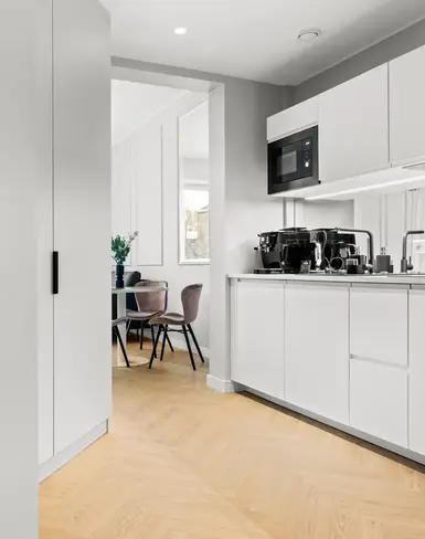 Bob W Tallinn City Centre - Ambassador Apartment White Kitchen