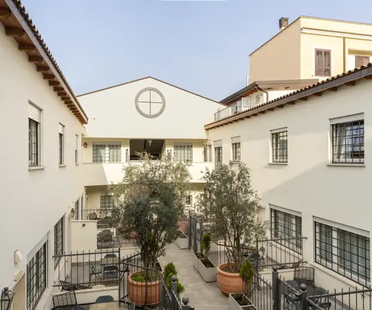 a courtyard of a building