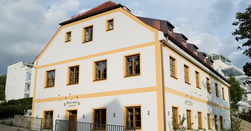 Bob W Munich Airport - Peterhof Exterior