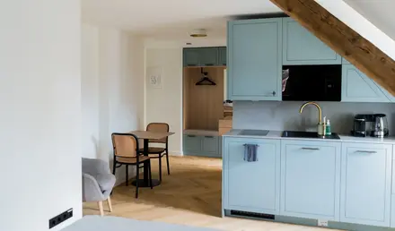 Bob W Munich Airport - Peterhof Interior Kitchen