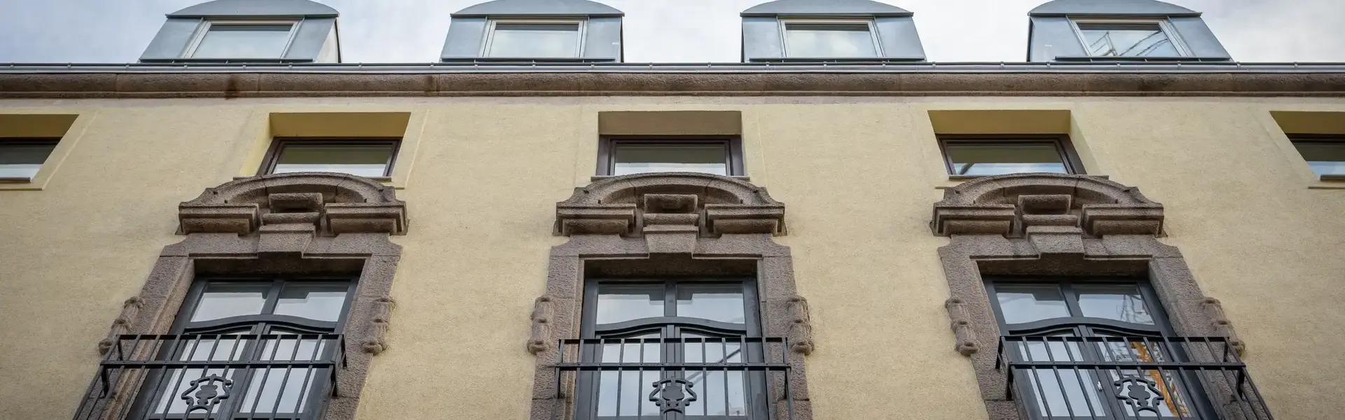 a building with many windows