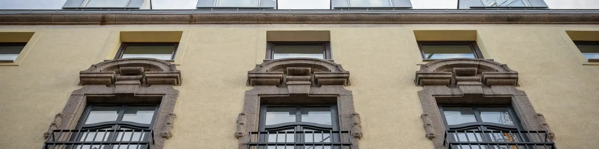 a building with many windows
