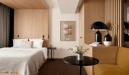 Bob W Münchner Freiheit Interior Apartment Wideshot