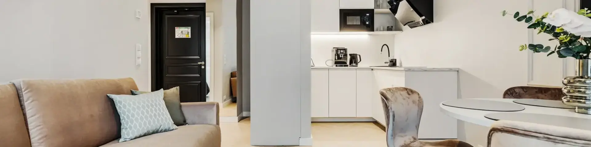 Bob W Tallinn City Centre - Ambassador One bedroom apartment