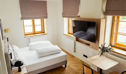 Bob W Munich Airport - Peterhof Interior Apartment Above 