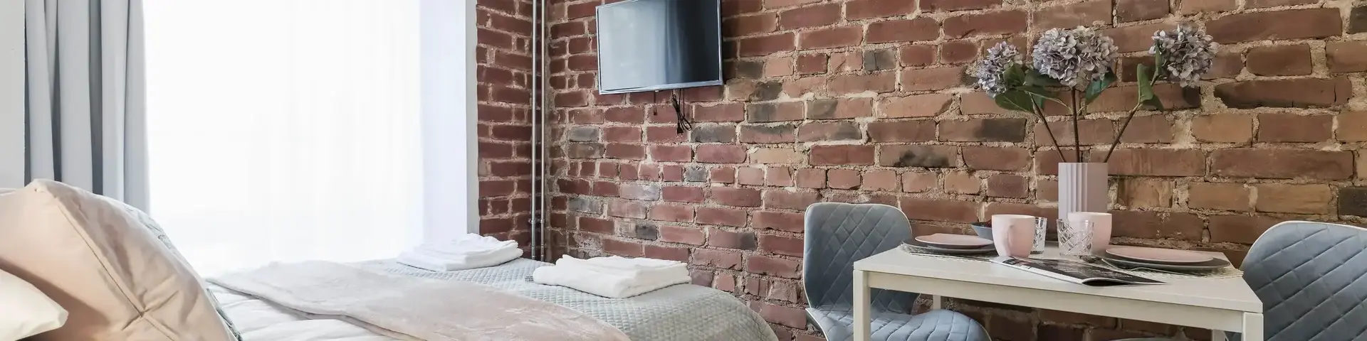 Bob W Tallinn City Centre - Avangard - Compact Studio - Industrial Bedroom