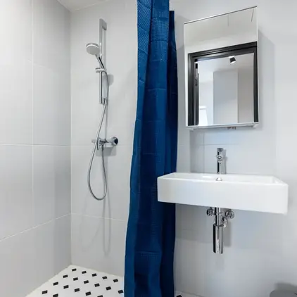 Bob W Tallinn City Centre - Avangard Original Studio - Top Floor Bathroom