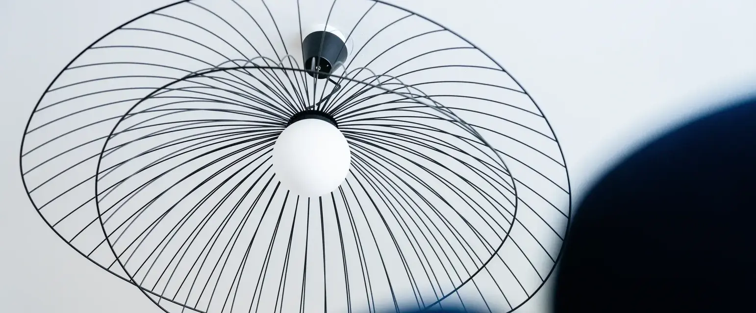 a light fixture on a ceiling