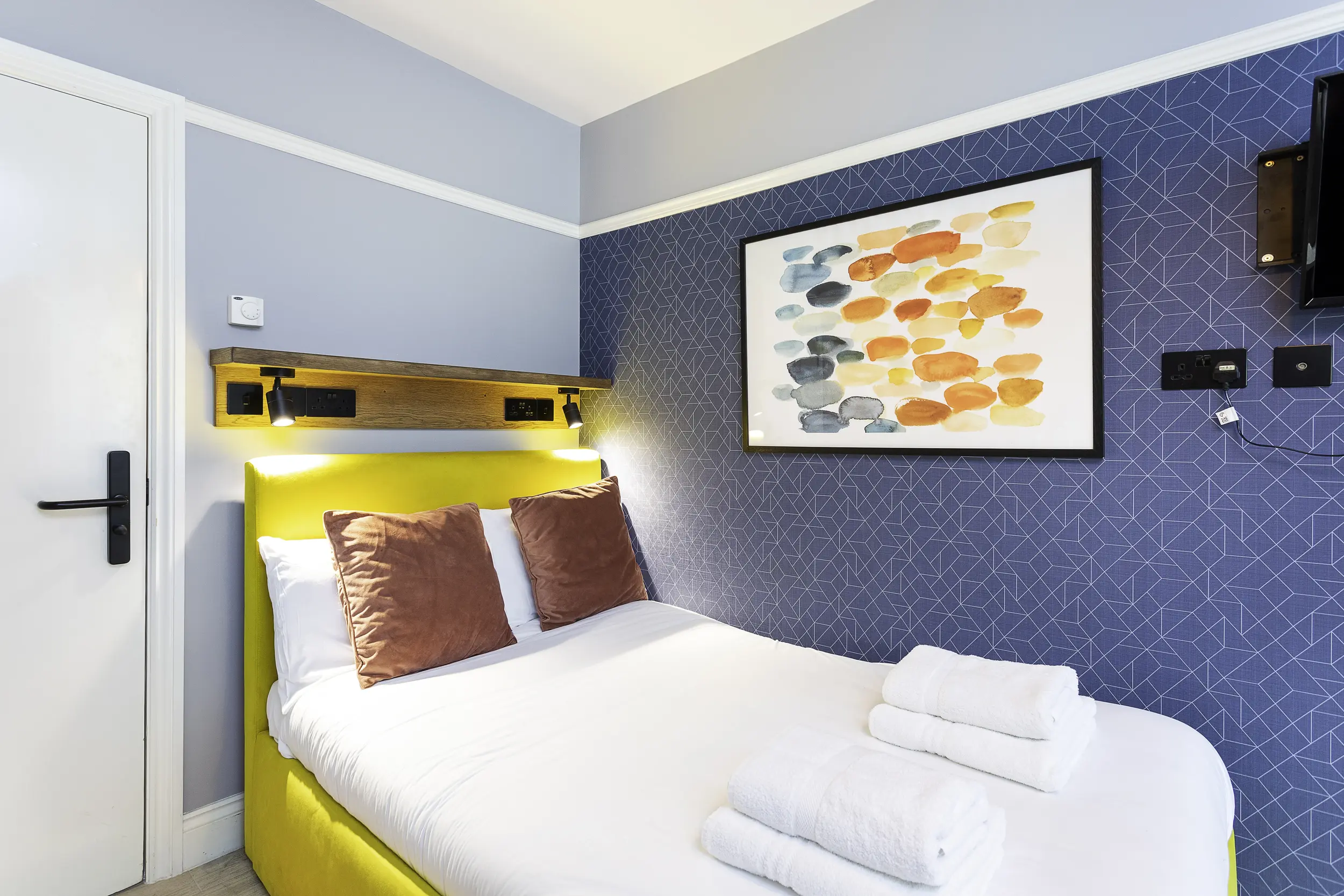 Compact Room – Lower Ground