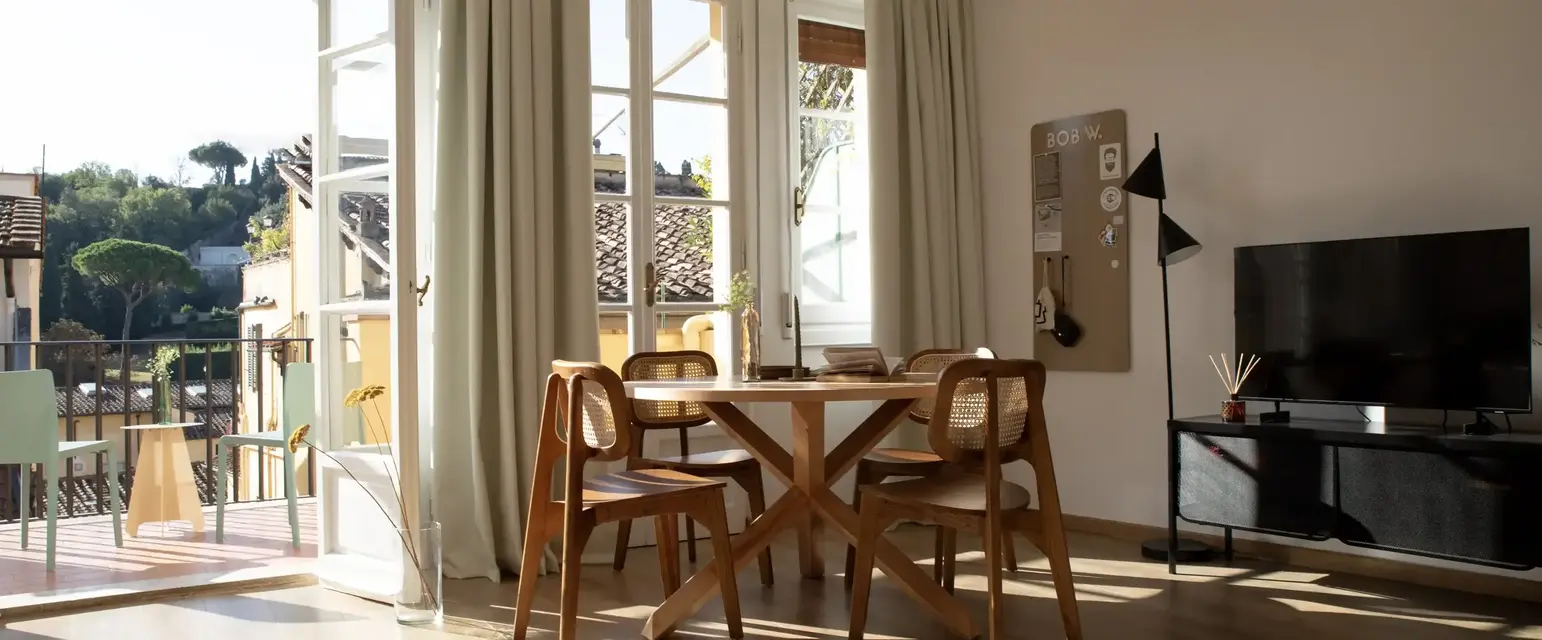 A sunlit spot for a lazy lunch? Or to plan your tour of the neighbourhood?