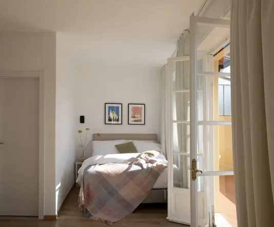 Enjoy cosy nights and lazy mornings in this Queen bed