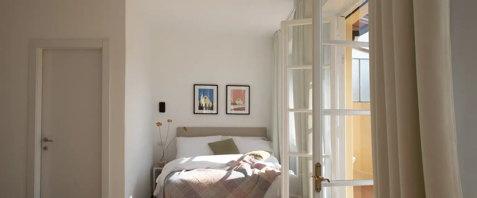 Enjoy cosy nights and lazy mornings in this Queen bed