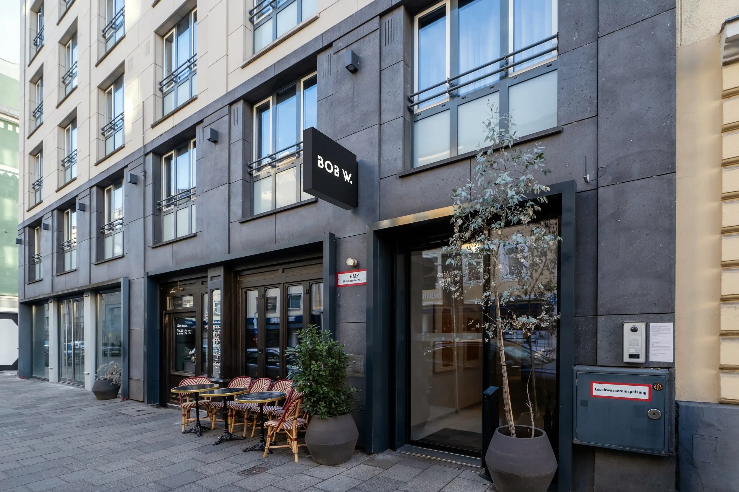 677e4b41daf89acb0de374c0_677e4ab43f3309bd7005cb60_BOBW_Bob%20W%20Mu%CC%88nchner%20Freiheit_EXTERIOR 677e4b41daf89acb0de374c0_677e4ab43f3309bd7005cb60_BOBW_Bob%20W%20Mu%CC%88nchner%20Freiheit_EXTERIOR